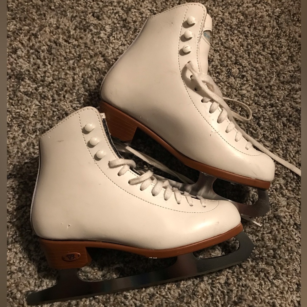 ❄️💙 Riedell Size 6 Figure Skates ❄️💙
